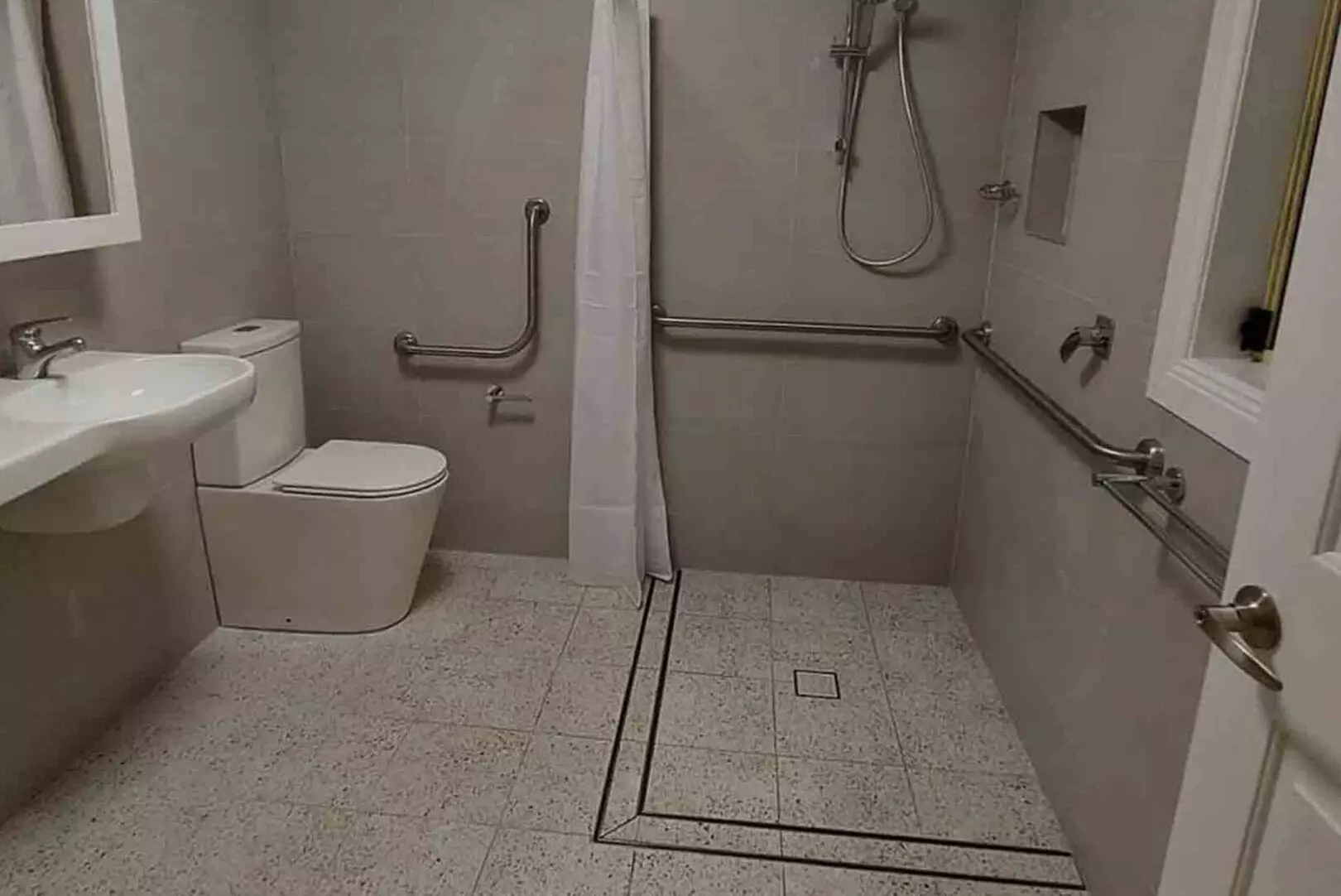 Deerpark-Bathroom-02-scaled-1